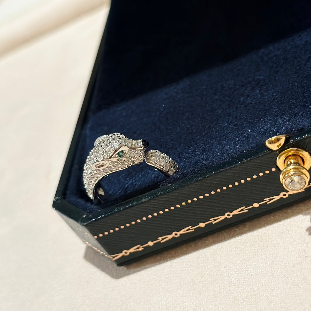 Noble Panthère De Diamond Ring