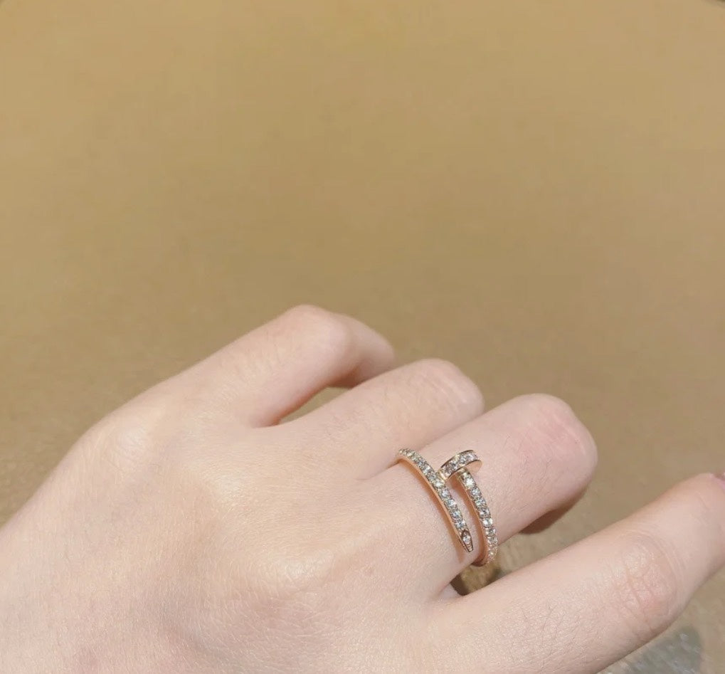 Noble Juste Un Clou Diamond Ring