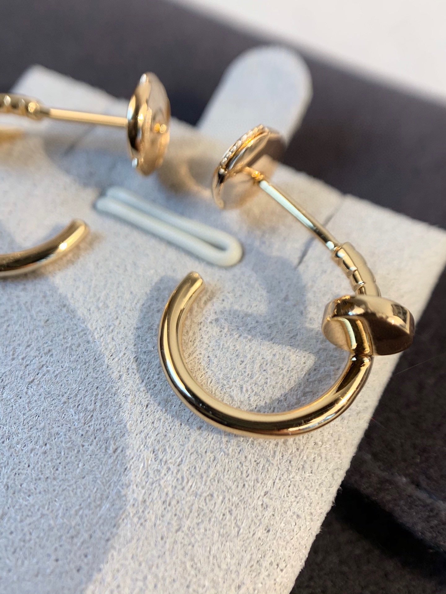 Noble Juste Un Clou Earrings