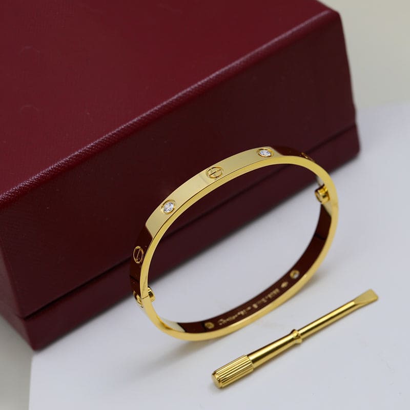 Noble 4 Diamonds Love Bracelet