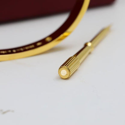 Noble 4 Diamonds Love Bracelet