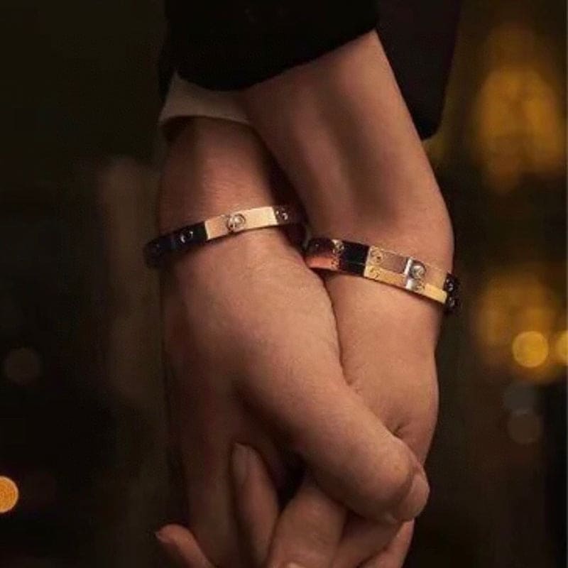 Noble 4 Diamonds Love Bracelet