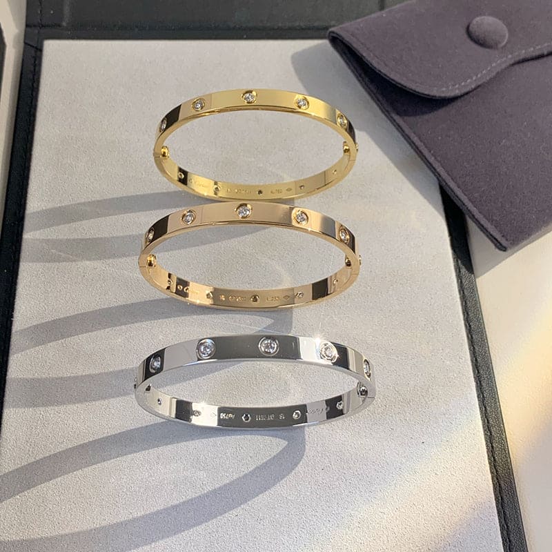 Noble Ten Diamonds Love Bracelet