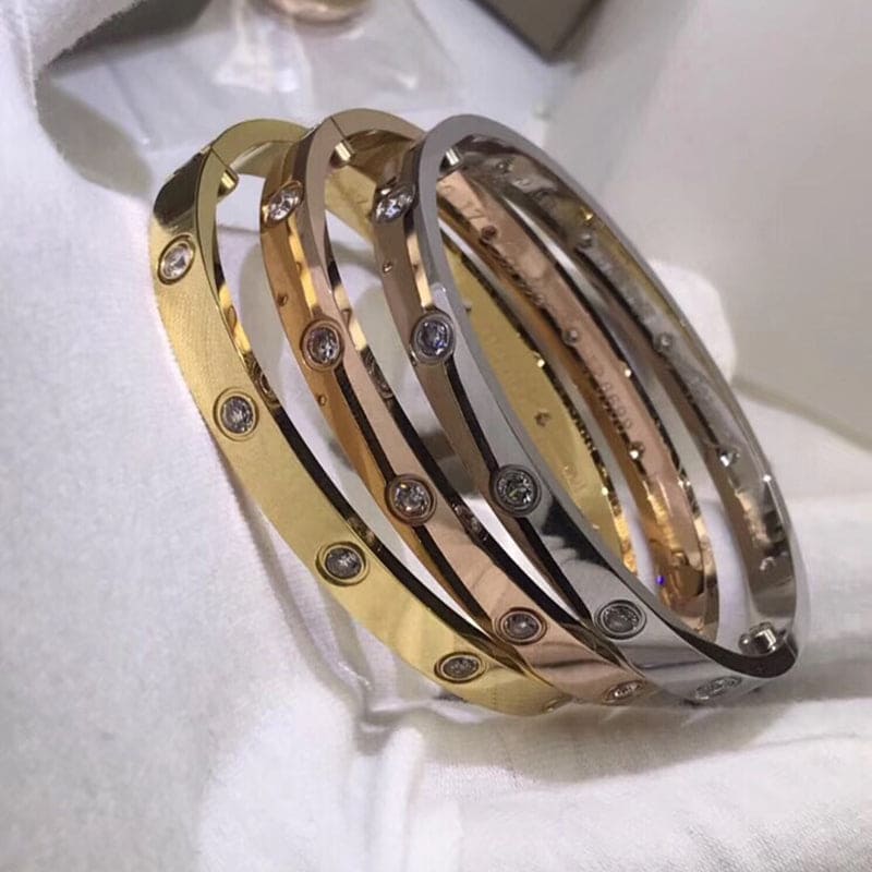 Noble Ten Diamonds Love Bracelet