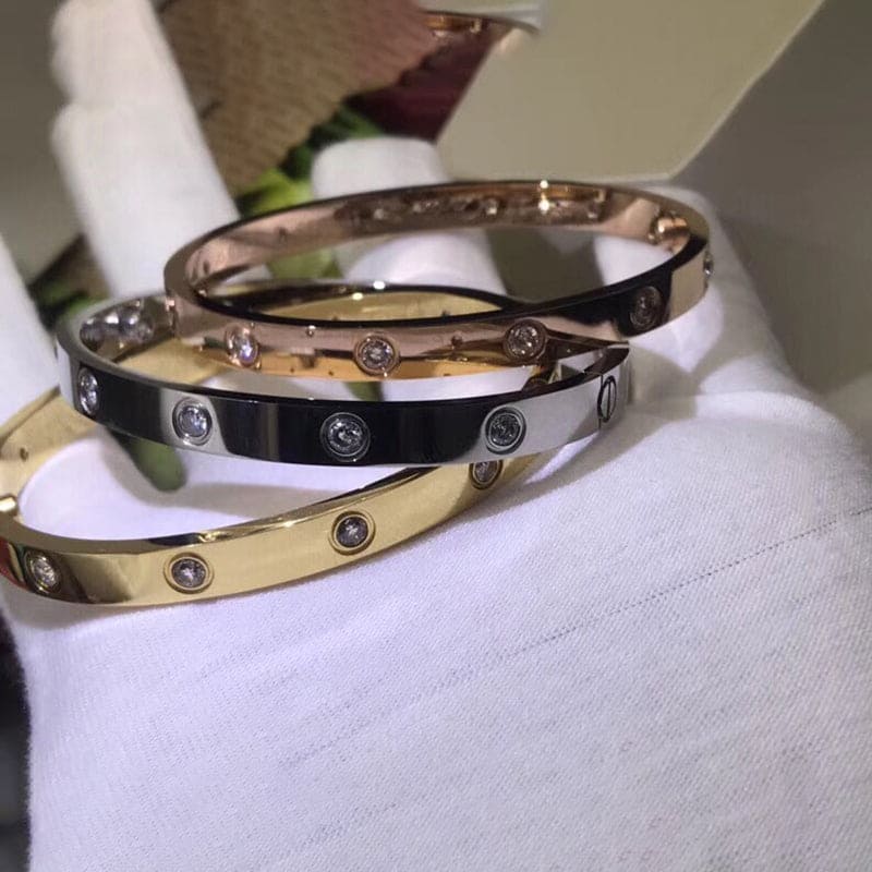 Noble Ten Diamonds Love Bracelet