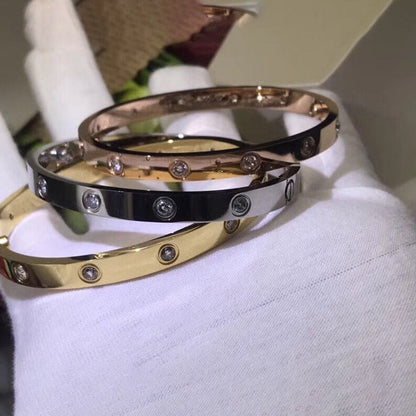 Noble Ten Diamonds Love Bracelet