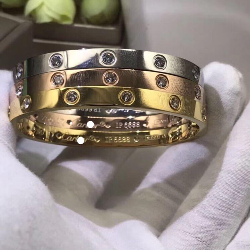 Noble Ten Diamonds Love Bracelet