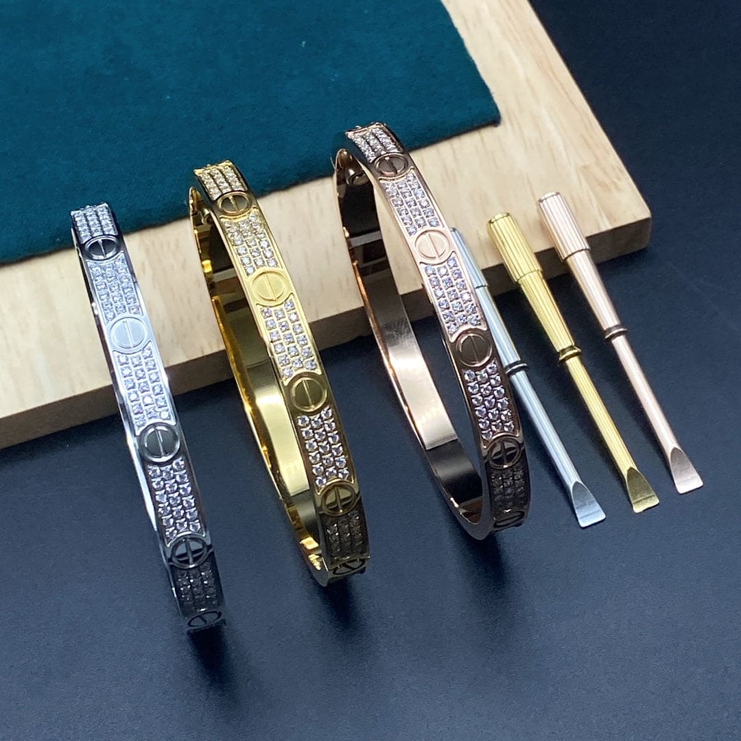 Noble Love Pave Diamonds Bracelet