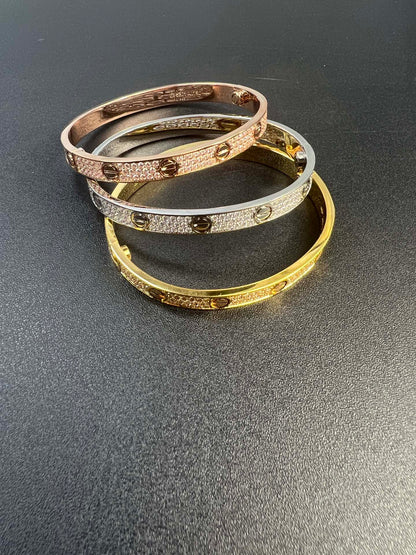 Noble Love Pave Diamonds Bracelet