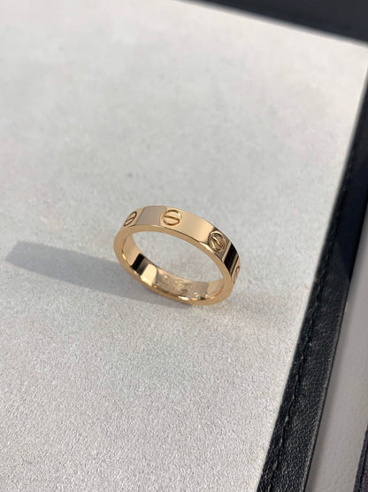 Noble Love Wedding 4mm Ring