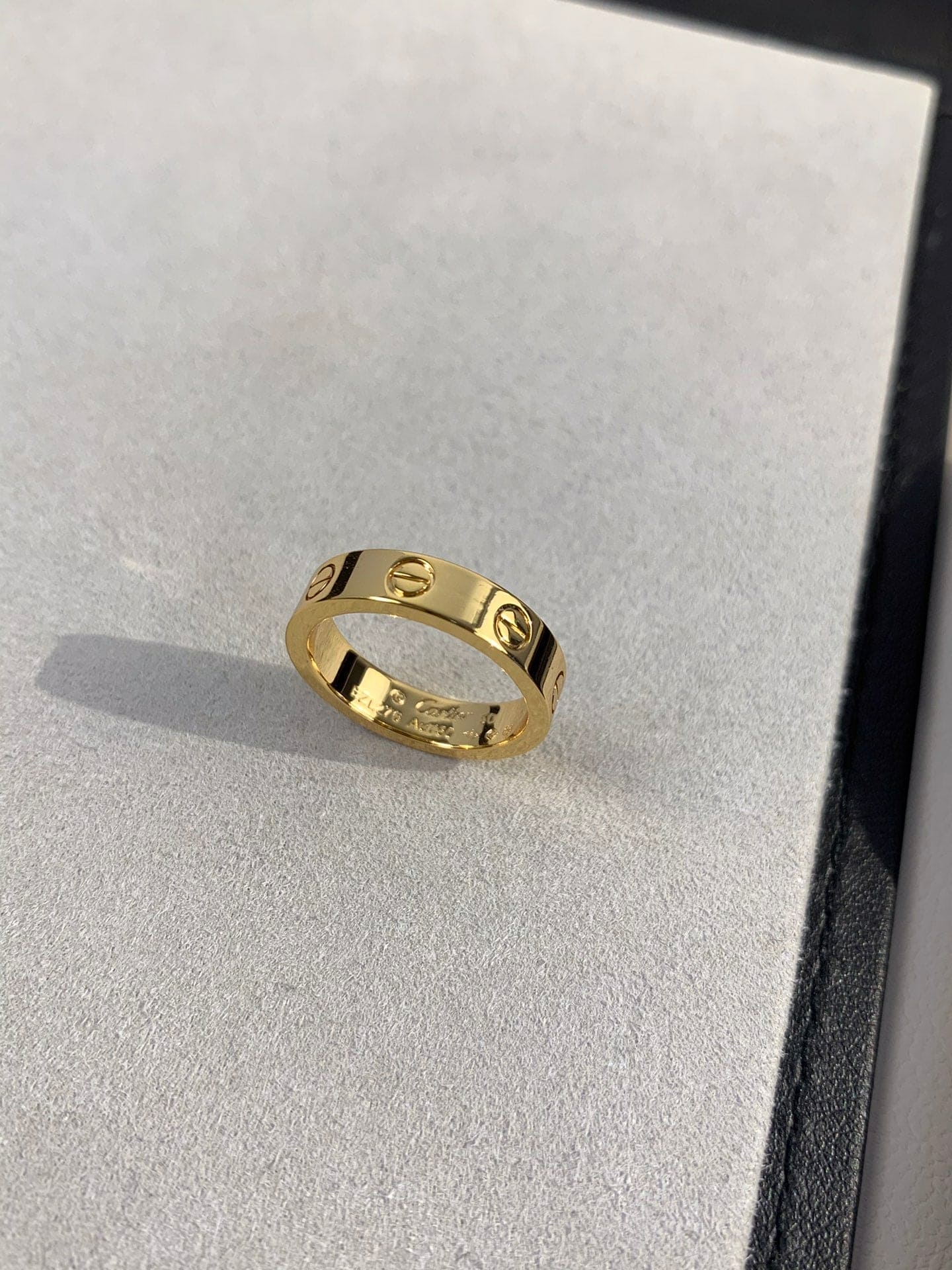 Noble Love Wedding 4mm Ring