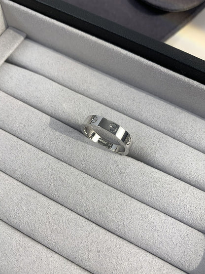 Noble Love Wedding 4mm Ring