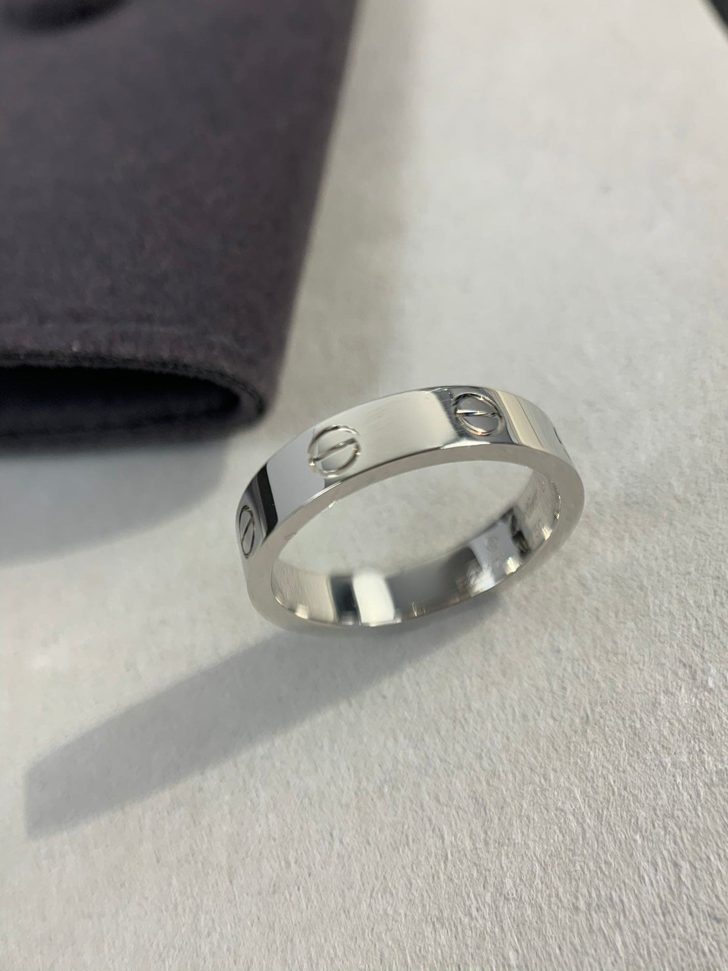 Noble Love Wedding 4mm Ring