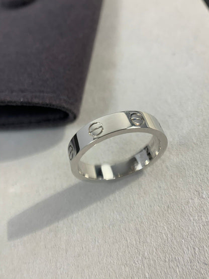 Noble Love Wedding 4mm Ring
