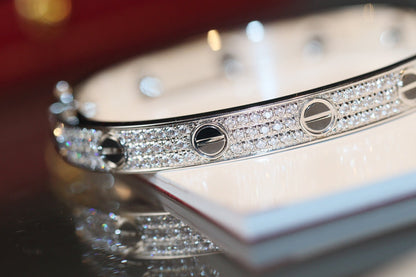 Noble Diamond-paved Ceramic  Love Bracelet