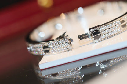 Noble Diamond-paved Ceramic  Love Bracelet