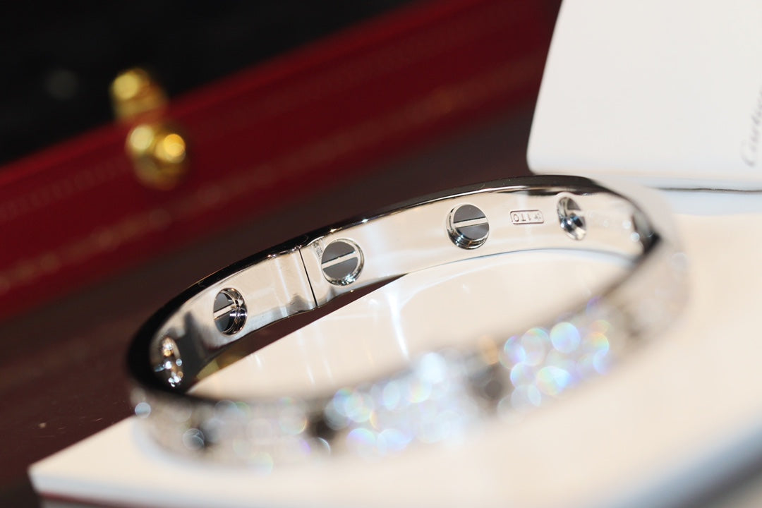 Noble Diamond-paved Ceramic  Love Bracelet