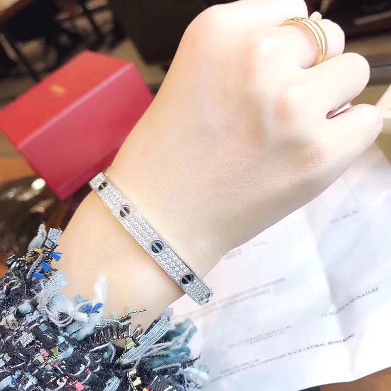 Noble Diamond-paved Ceramic  Love Bracelet