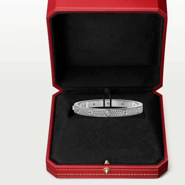 Noble Diamond-paved 10 Big Diamonds Love Bracelet