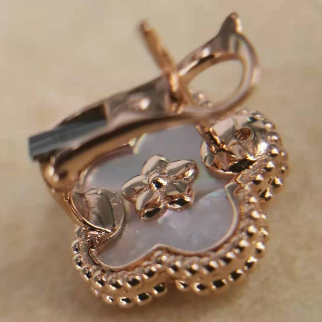 Noble Lucky Spring White Blossom Roes Gold Earrings