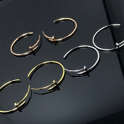 Noble Juste Un Clou Large Earrings