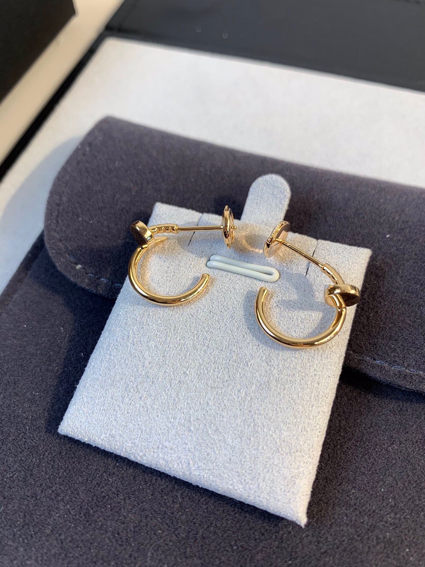 Noble Juste Un Clou Earrings