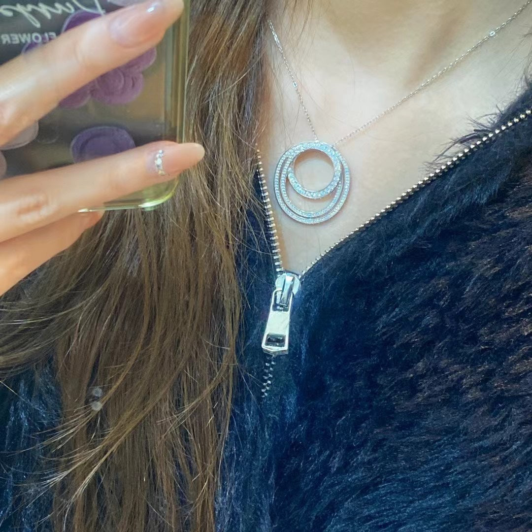 Noble Etincelle De Necklace