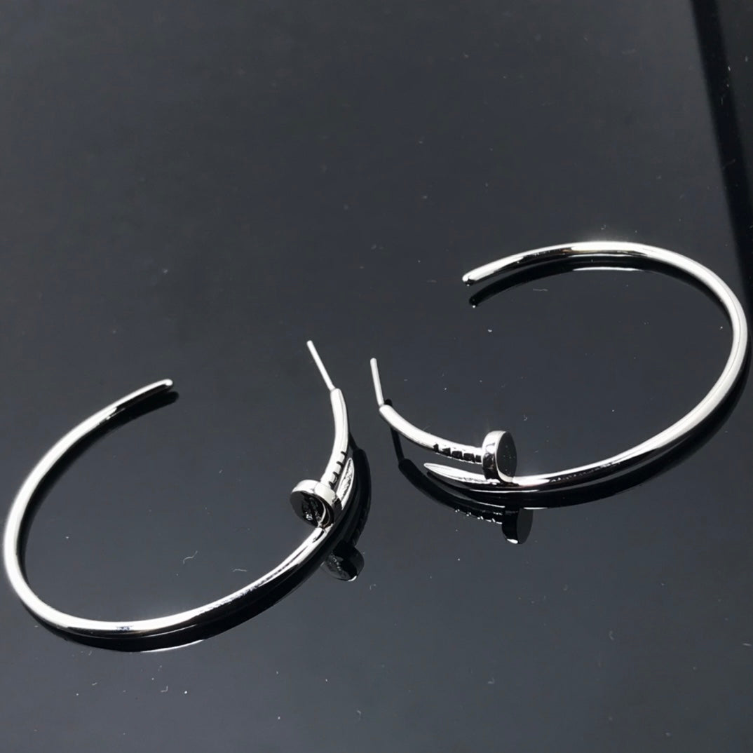Noble Juste Un Clou Large Earrings