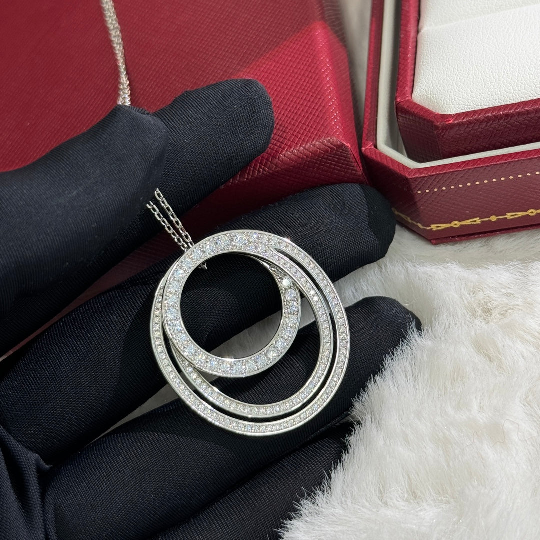Noble Etincelle De Necklace