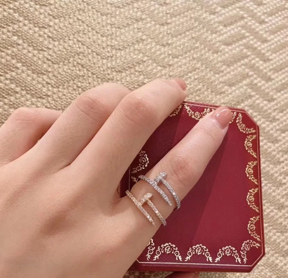 Noble Juste Un Clou Diamond Ring