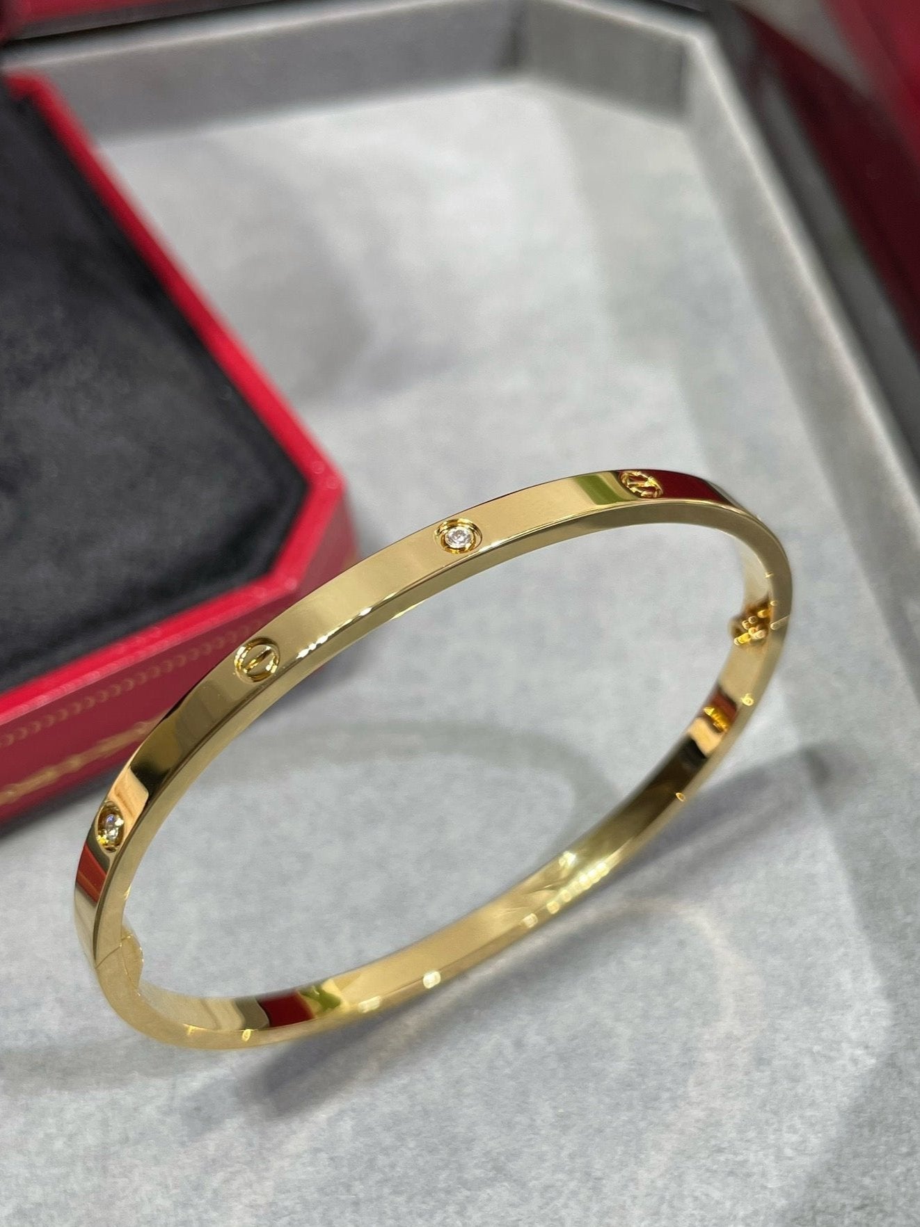 Noble Love Six Diamonds Small Bracelet