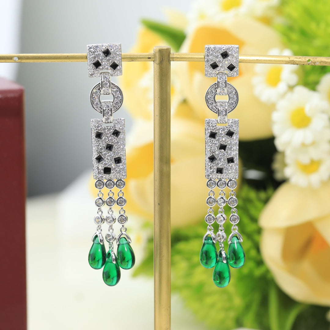 Noble Panthère De Diamond Earrings
