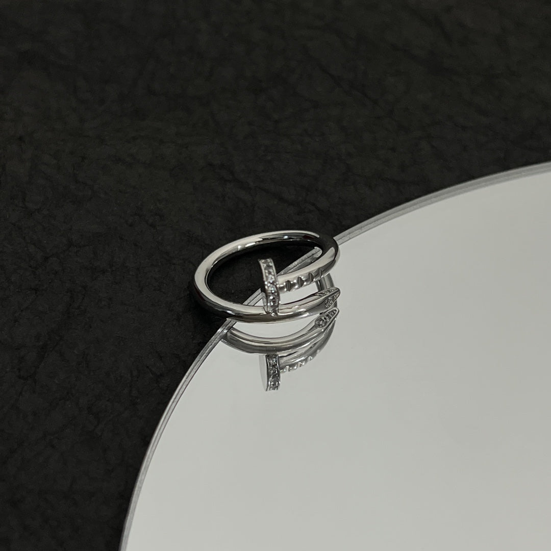 Noble Juste Un Clou Diamonds Ring