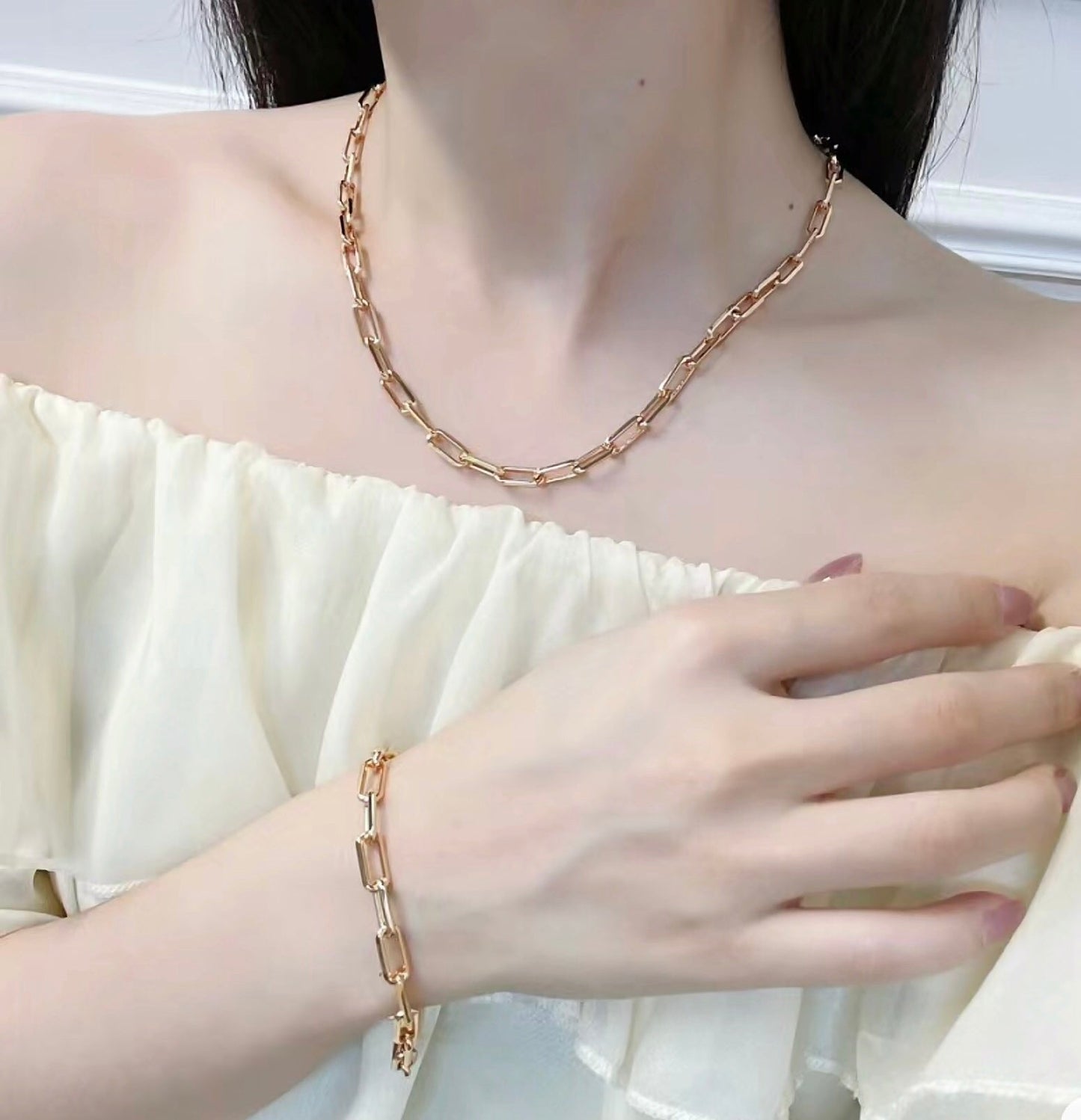 Noble Santos De Necklace