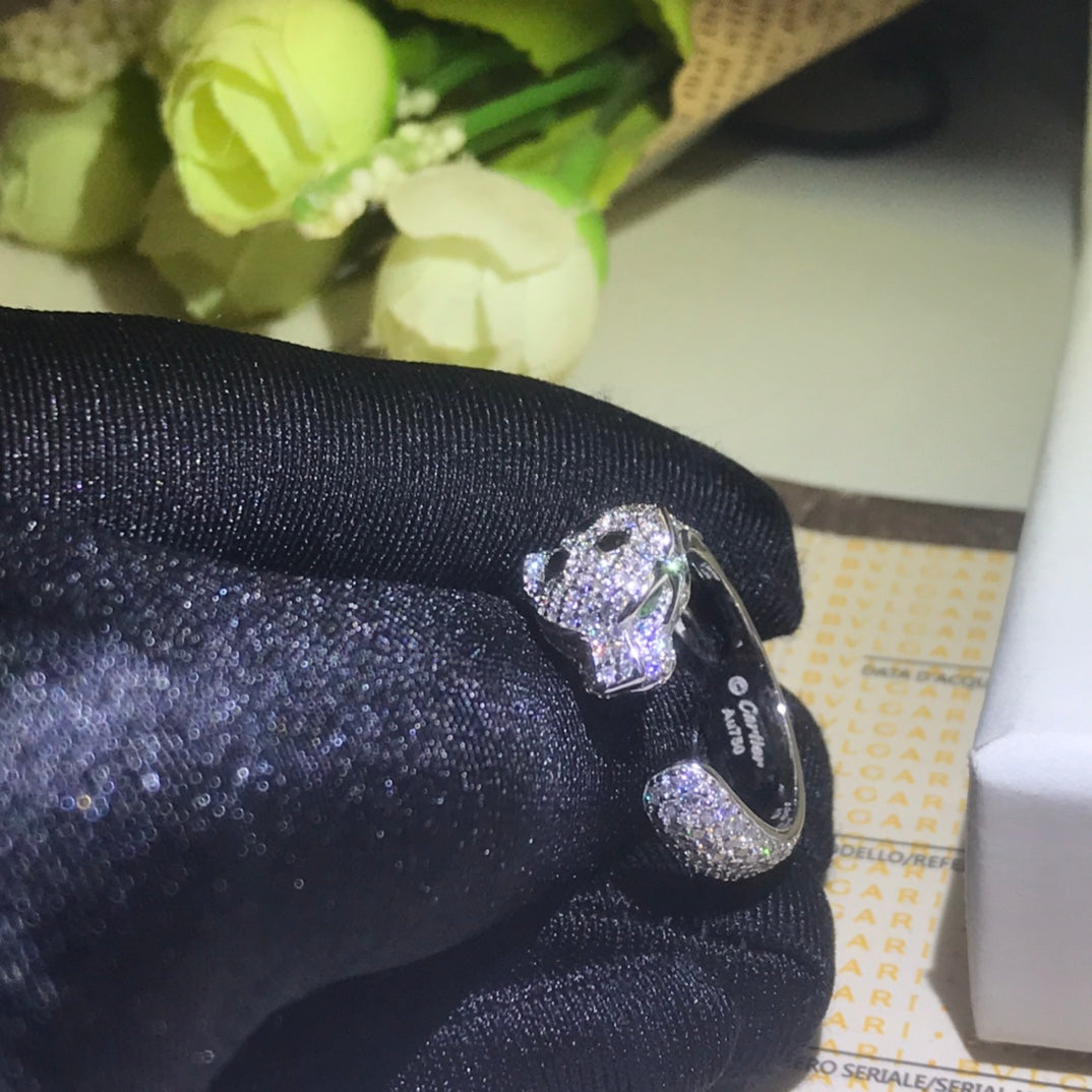 Noble Panthère De Diamond Ring