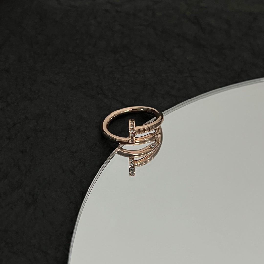 Noble Juste Un Clou Diamonds Ring