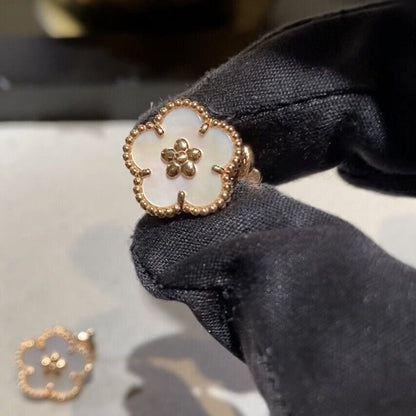 Noble Lucky Spring White Blossom Roes Gold Earrings
